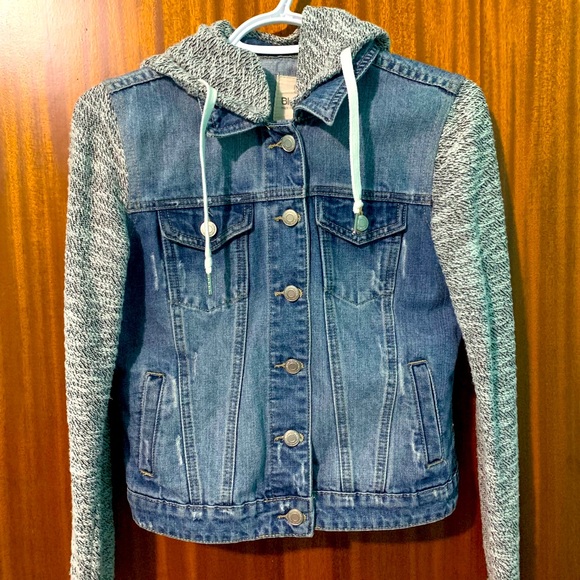 different colored jean jackets